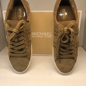 Michael Kors Women’s Stevie Desert Suede Sneaker Size 8M
